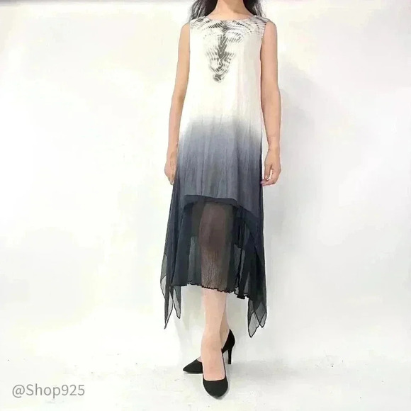 Dresses & Skirts - Black and white  ombre dress